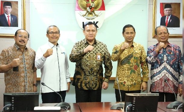 podiumnews.com-KPK-KY Bahas Kasus Suap Hakim Agung